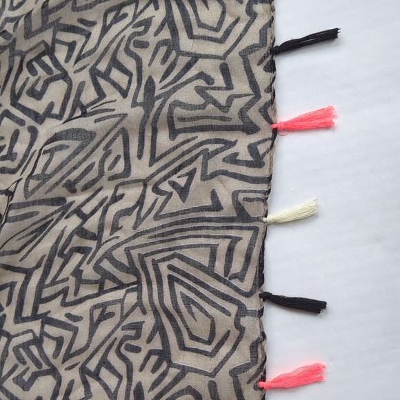 NEW The Perfectly Adjusted Scarf Tassel Pre-Made Ready to Wear Black - Picture 10 of 15